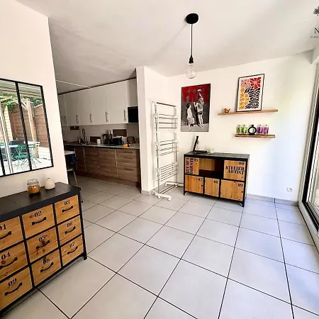 T3 Climatise Avec Jardin Et Parking A Apartment